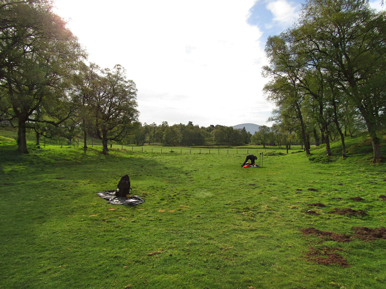 Facing the coast - more people packing up